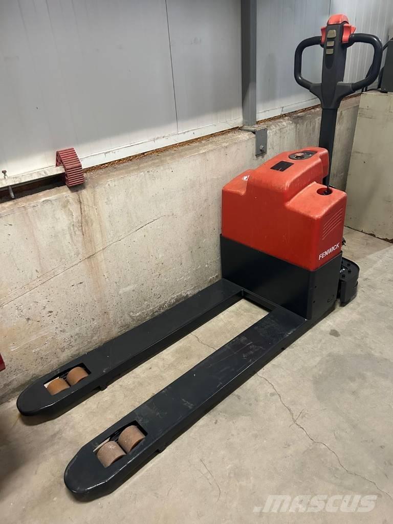 Linde MT 15 Nisko podizni električni viličar