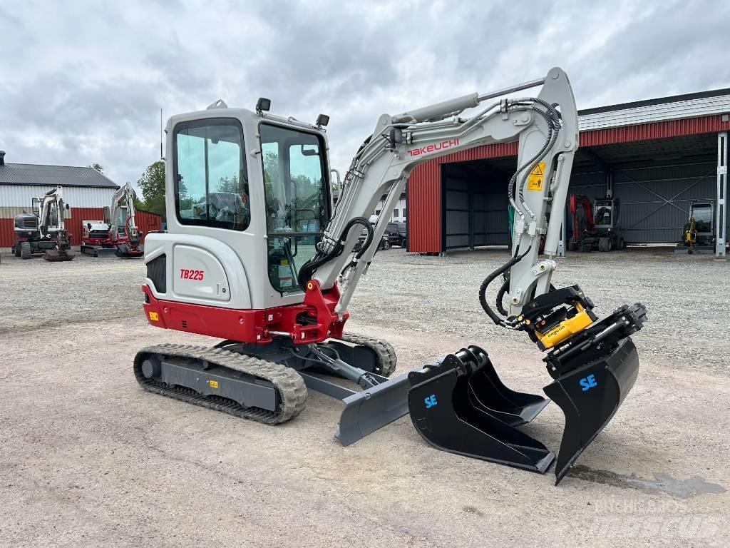 Takeuchi TB225 Mini bageri <7t