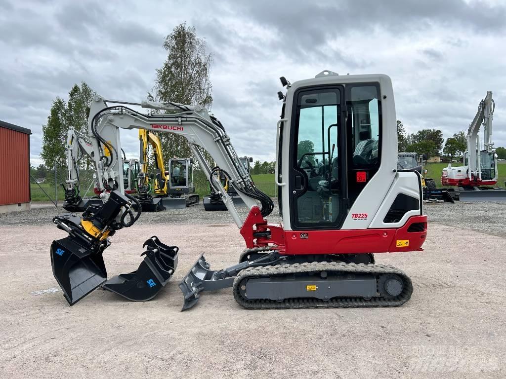 Takeuchi TB225 Mini bageri <7t
