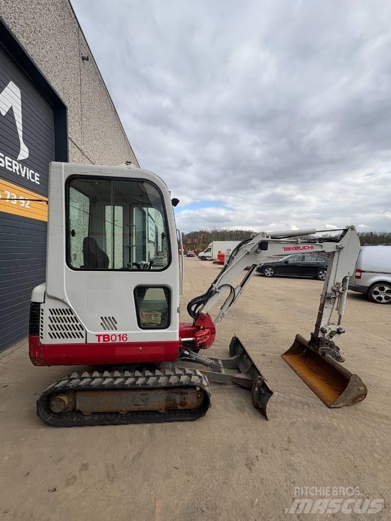 Takeuchi TB016 Mini bageri <7t