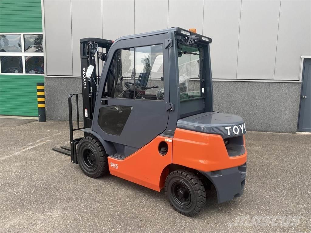 Toyota 52-8FDF25 Dizelski viličari