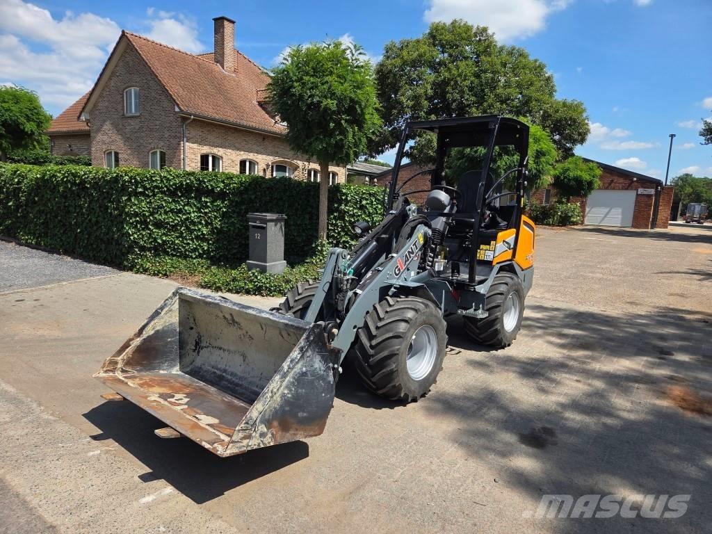 GiANT G2700HD X-TRA Višenamjenski utovarivači