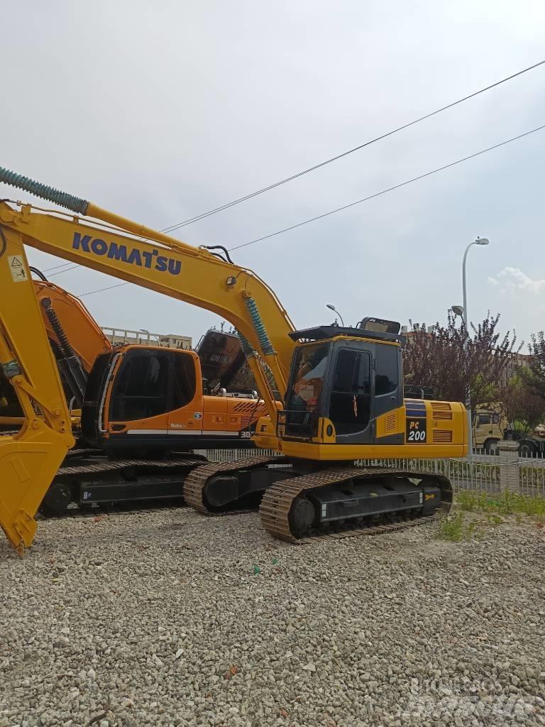 Komatsu PC 200 Bageri gusjeničari