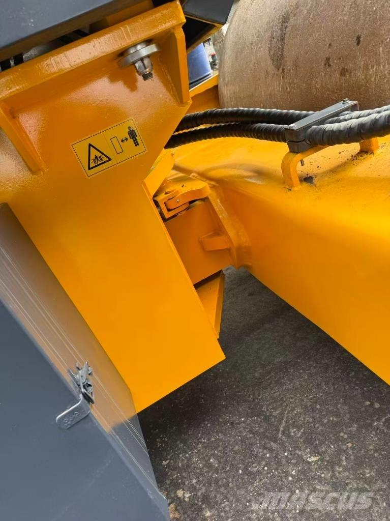 XCMG XS 223 J Valjci sa jednim bubnjem