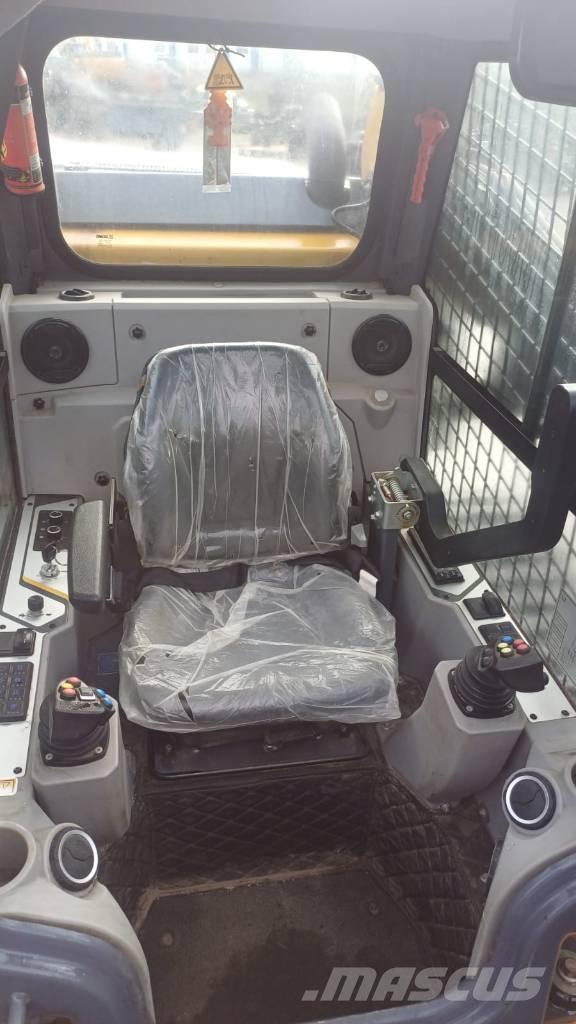 XCMG XC7-TV12 Utovarivači gusjeničari