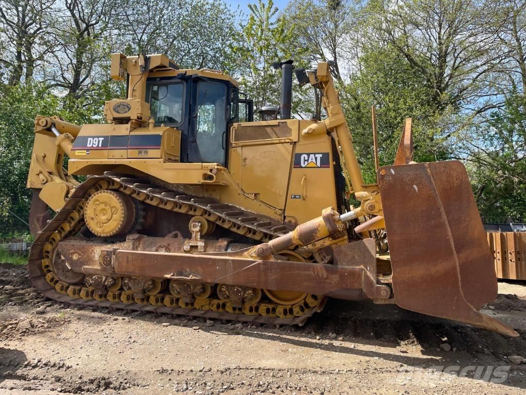 CAT D 9 T Buldožeri gusjeničari