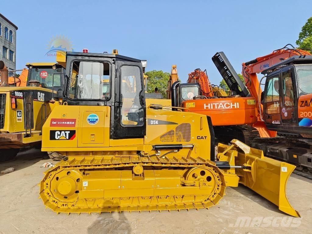 CAT D5K Buldožeri gusjeničari
