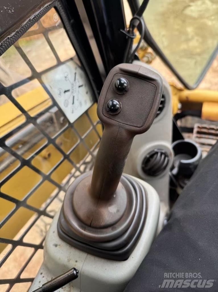 CAT 246 C Skid steer mini utovarivači