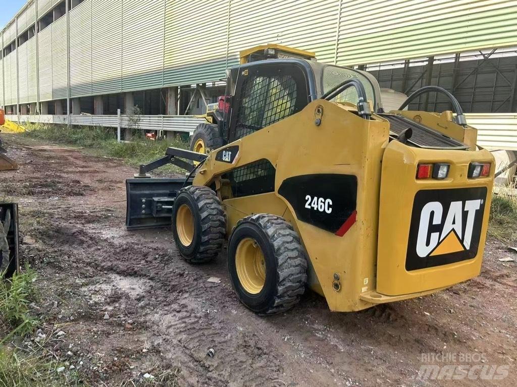 CAT 246 C Skid steer mini utovarivači