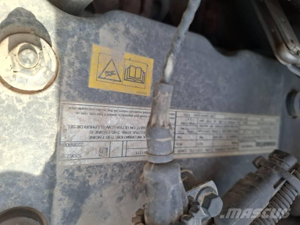 Komatsu PW 148-11 Bageri na kotačima