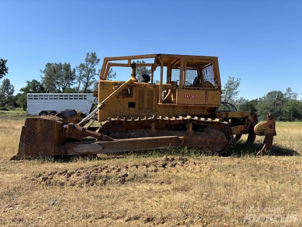 Komatsu D 85-12 Buldožeri gusjeničari