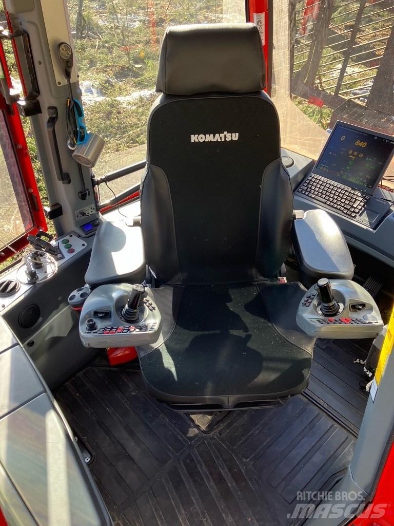 Komatsu 895 Forvarderi