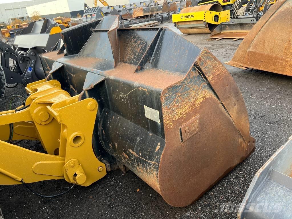 CAT 938M Utovarivači na kotačima