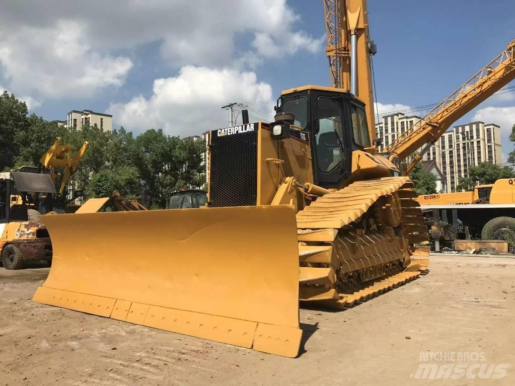 CAT D 6 G Buldožeri gusjeničari