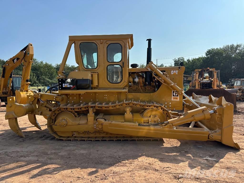 CAT D7G Buldožeri gusjeničari