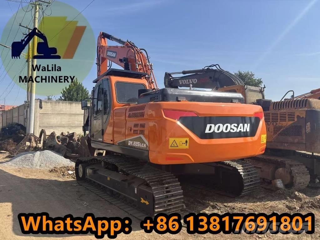 Doosan DX 225 LCA Bageri gusjeničari