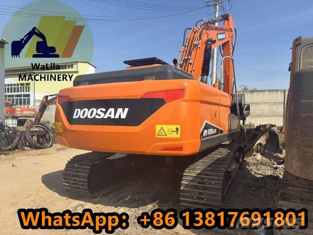 Doosan DX 225 LCA Bageri gusjeničari