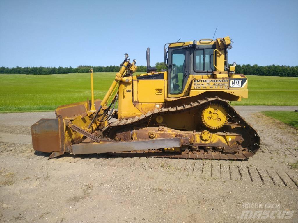 CAT D 6 T LGP Buldožeri gusjeničari