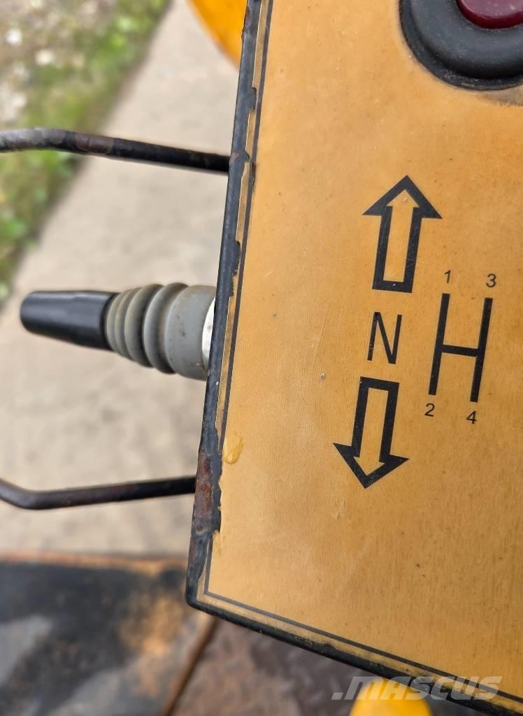 JCB 6 TST Demperi za gradilišta