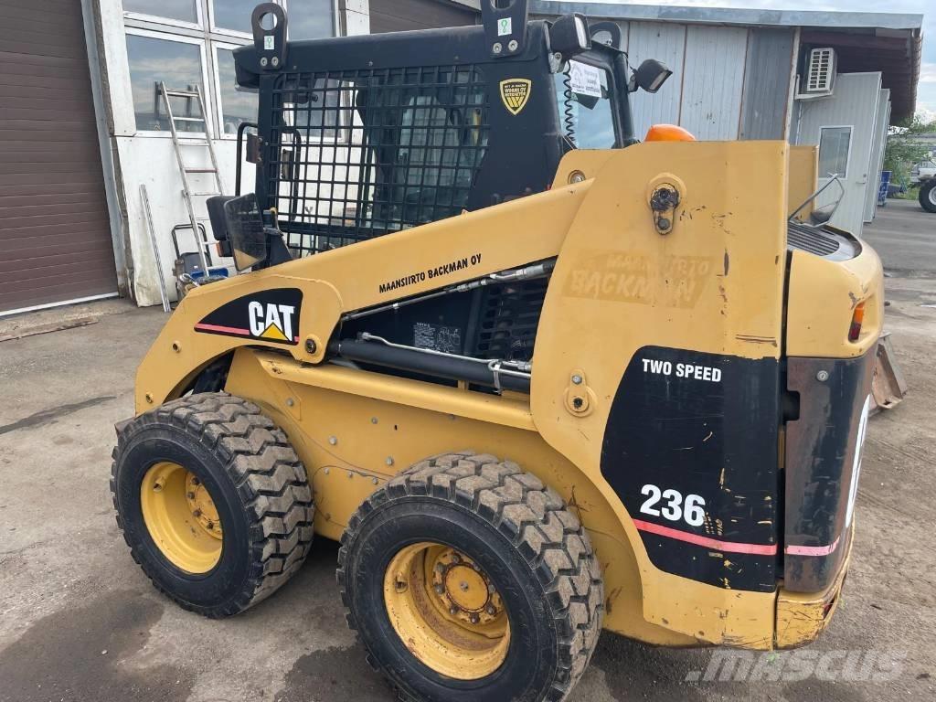 CAT 236 Skid steer mini utovarivači