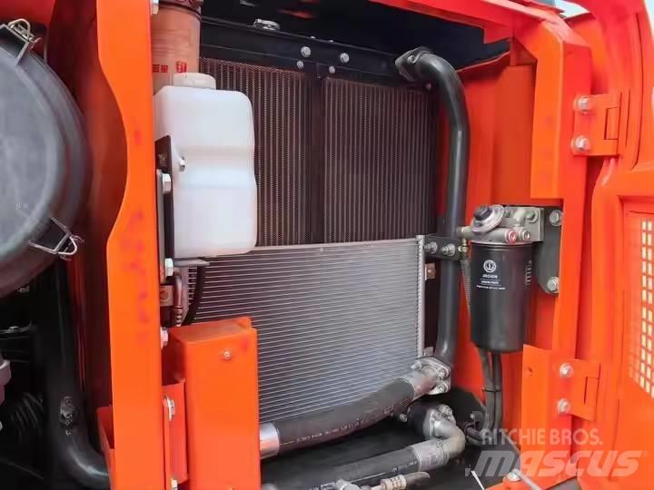 Doosan DX150 Bageri gusjeničari
