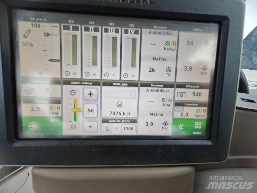 John Deere 6215 R Traktori