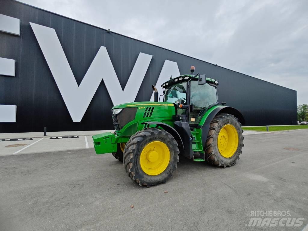 John Deere 6215 R Traktori