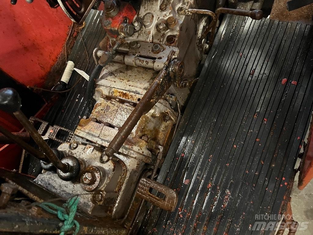 Massey Ferguson 168 Traktori