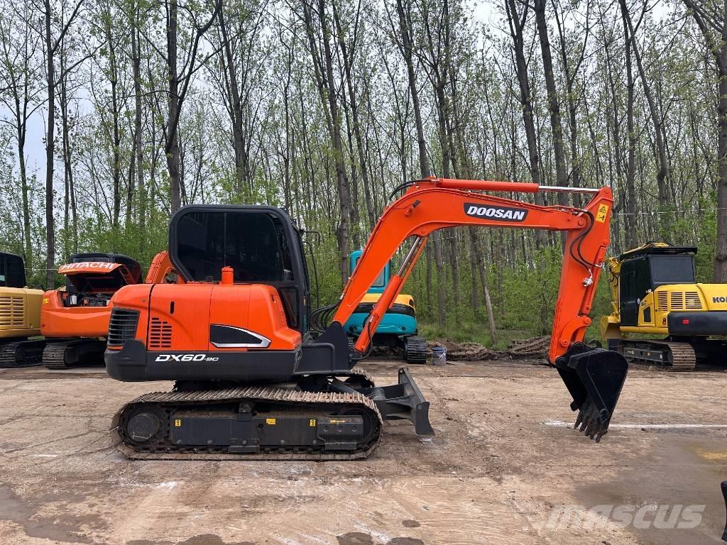 Doosan DX60 Bageri gusjeničari