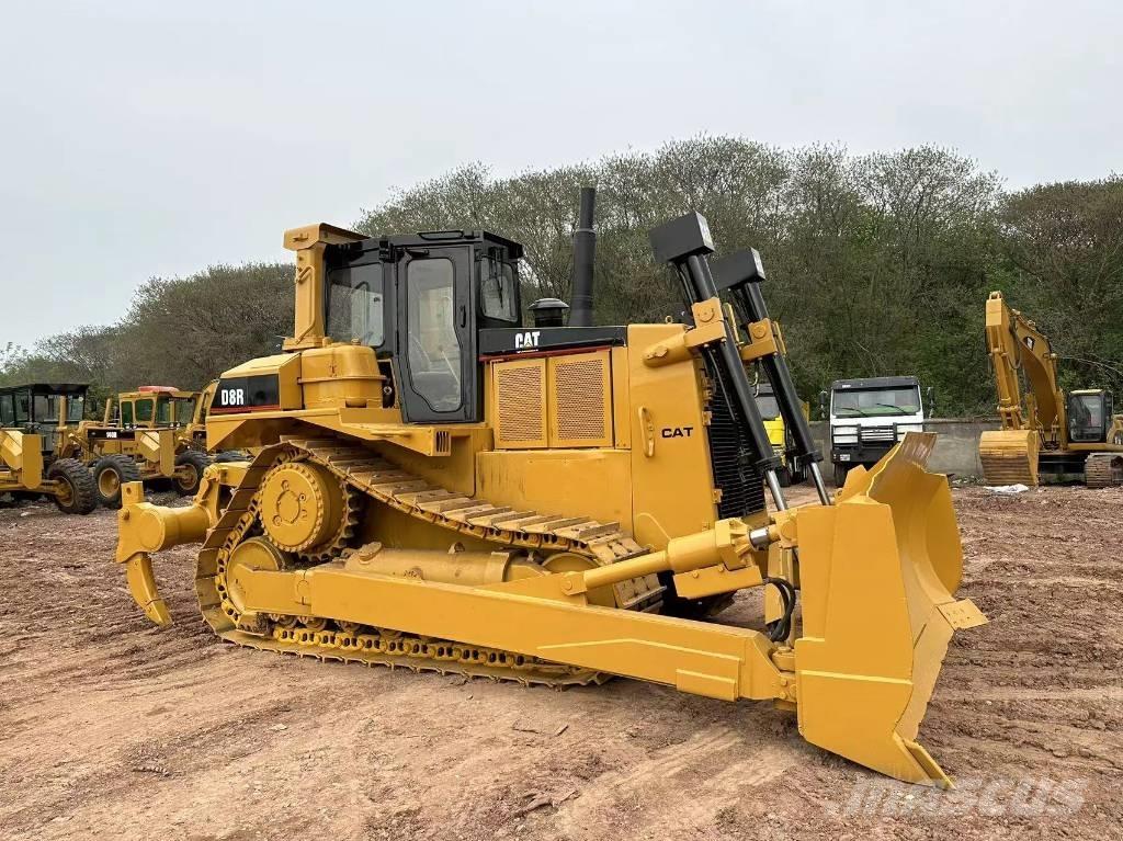 CAT D 8 R Buldožeri gusjeničari