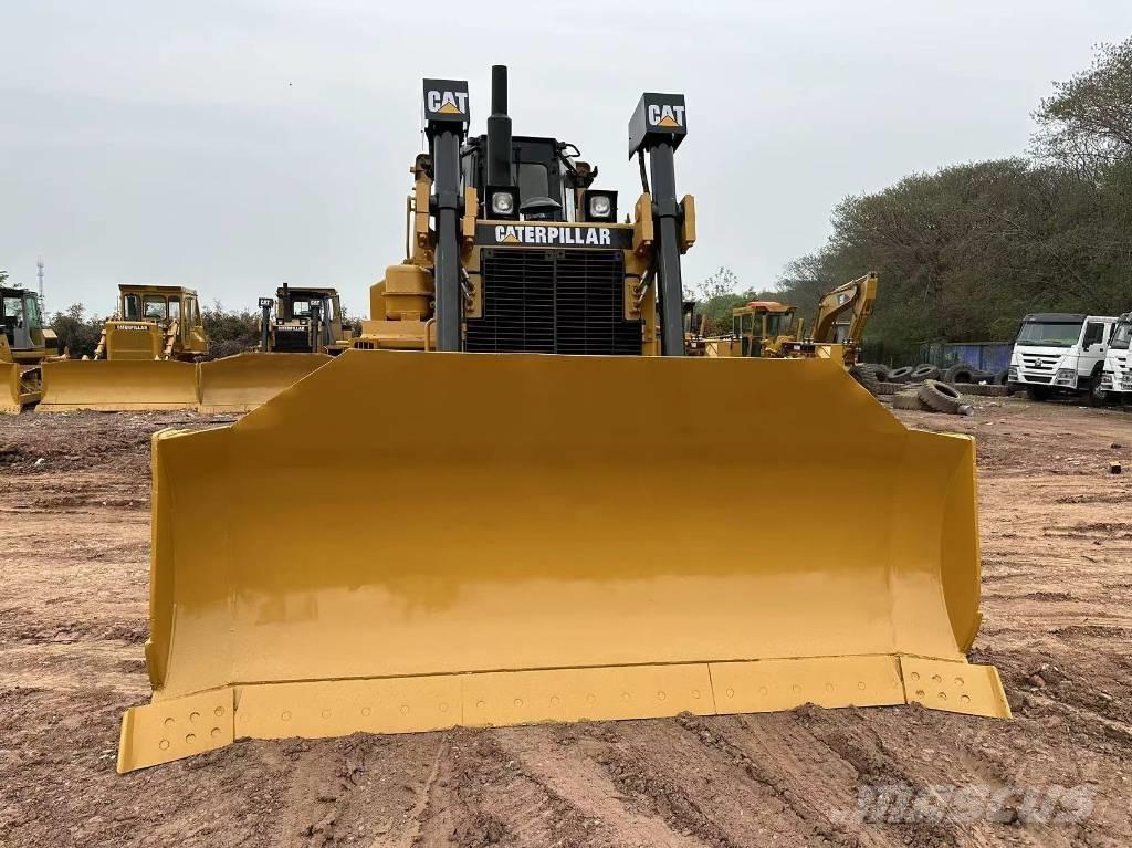 CAT D 8 R Buldožeri gusjeničari