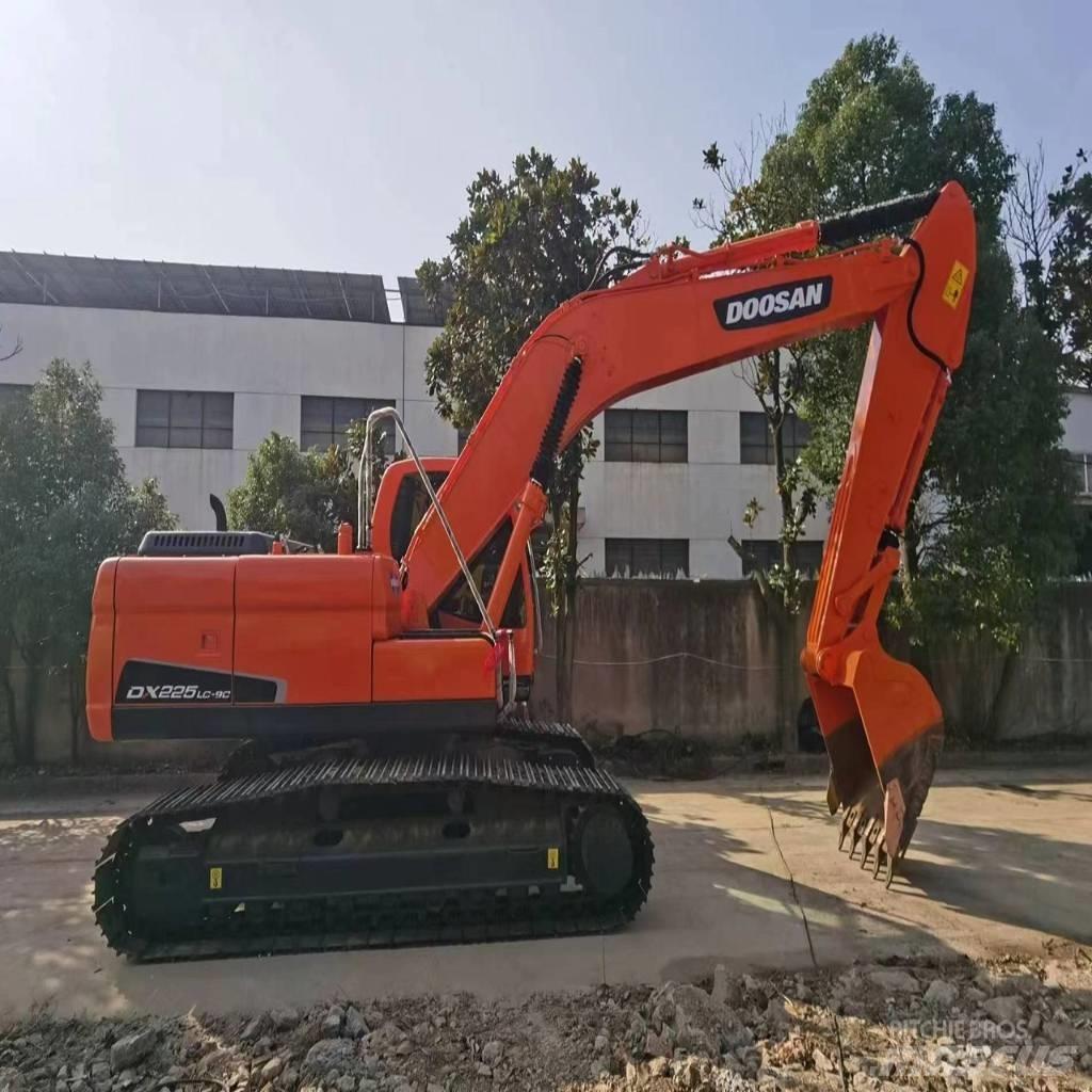 Doosan DX225LC-9C Bageri gusjeničari