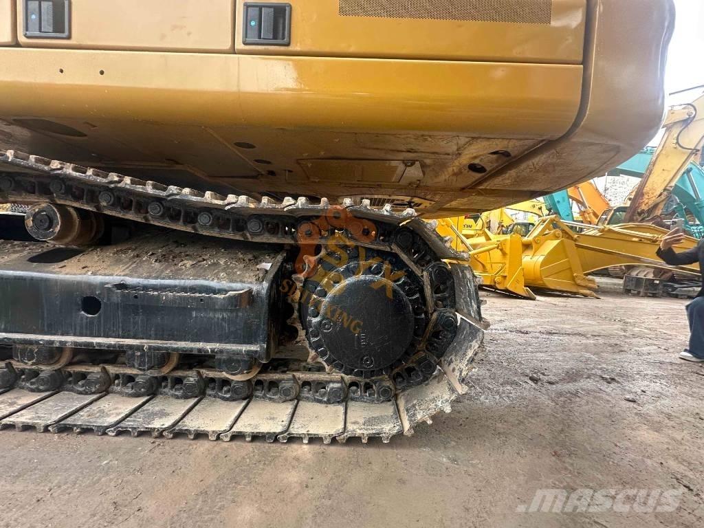 CAT 330 Bageri gusjeničari