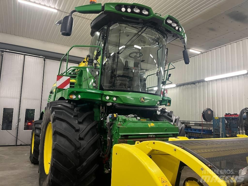 John Deere 8300i Strojevi za krmu na vlastiti pogon
