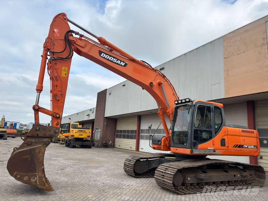 Doosan DX 225 LC Bageri gusjeničari
