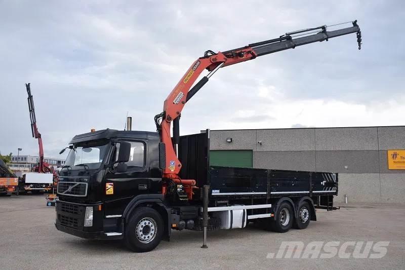 Volvo FM 330 Kamioni s ravnim pločom / vitlom