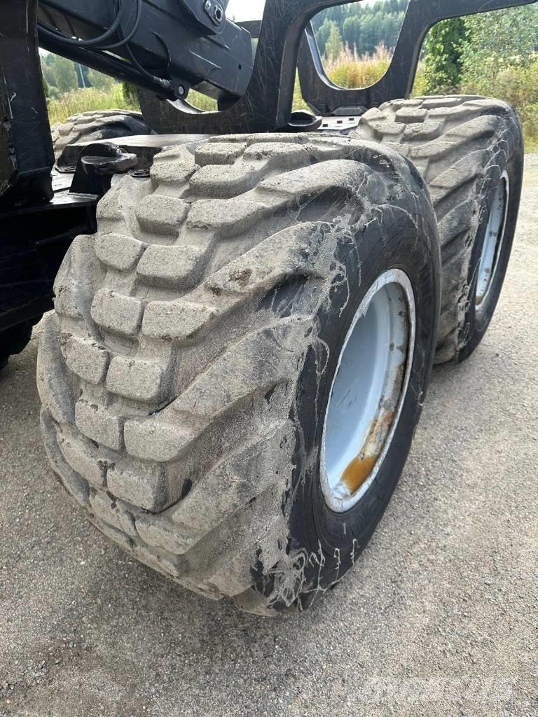 Komatsu 875 Forvarderi