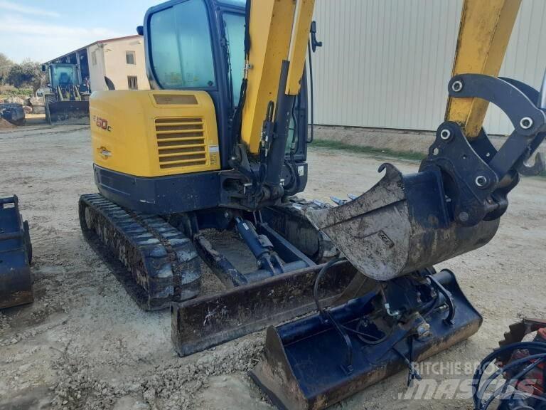 New Holland E 60 C Mini bageri <7t