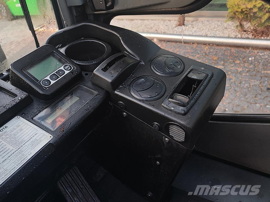 Toyota 02-8FGF15 Plinski viličari