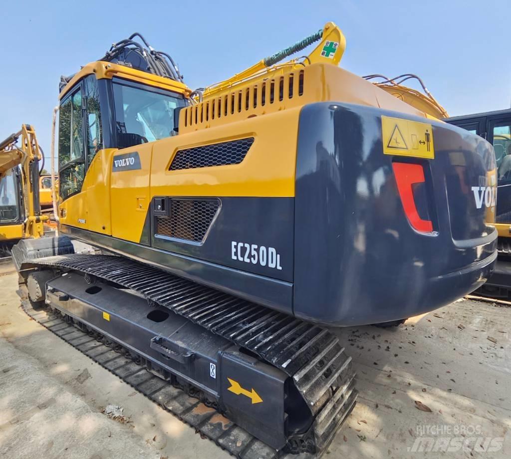 Volvo EC 250 D L Bageri gusjeničari