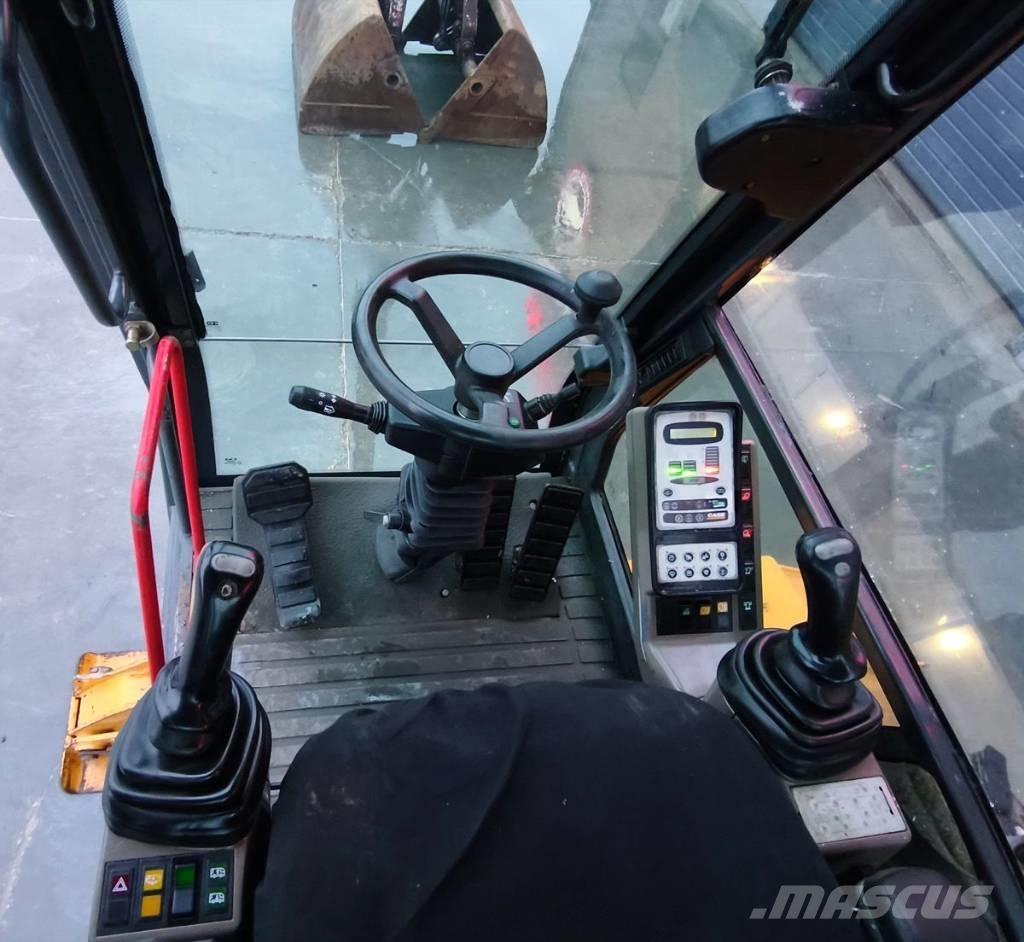 CASE WX 170 Bageri za manipuliranje materijalom / otpadom