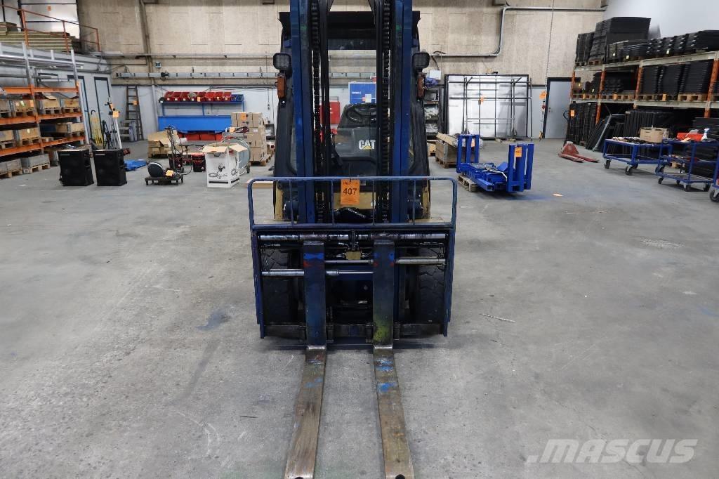 CAT TRUCK Dizelski viličari