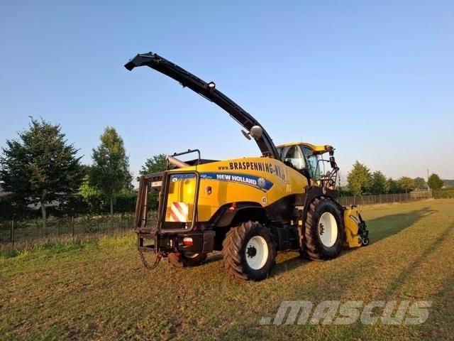 New Holland FR700 Strojevi za krmu na vlastiti pogon