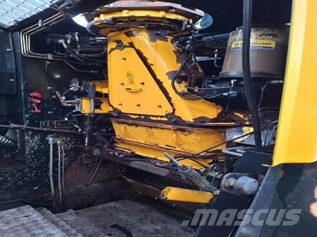 New Holland FR700 Strojevi za krmu na vlastiti pogon