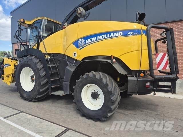 New Holland FR700 Strojevi za krmu na vlastiti pogon