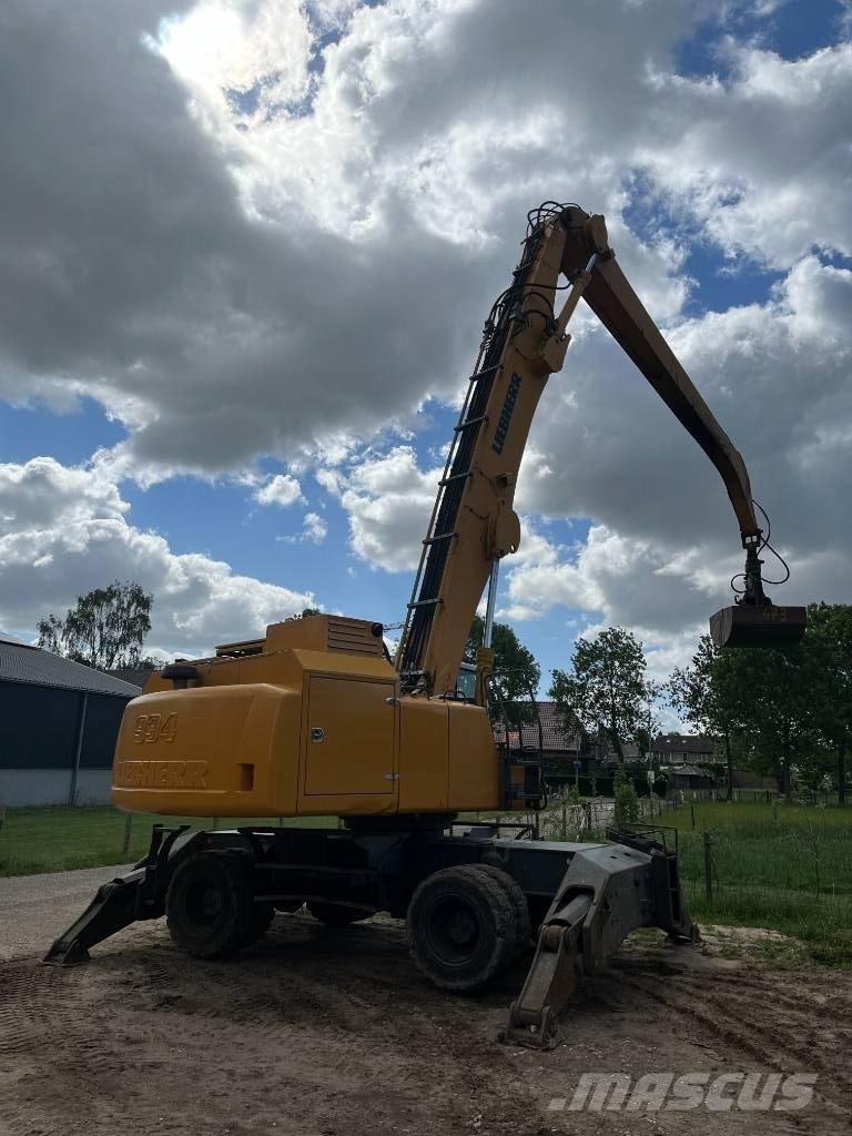 Liebherr 934 Bageri za manipuliranje materijalom / otpadom