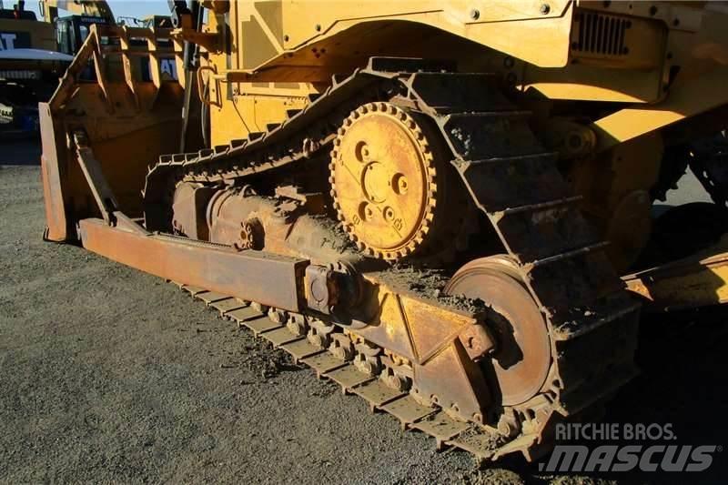 CAT D6R2 Buldožeri gusjeničari