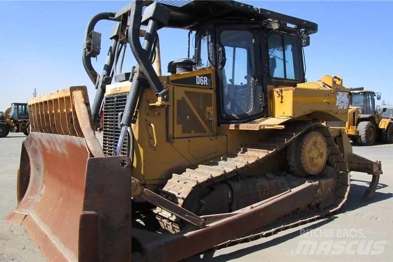 CAT D6R2 Buldožeri gusjeničari
