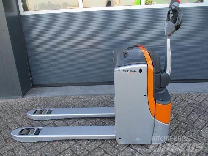 Still EXU 16 Nisko podizni električni viličar