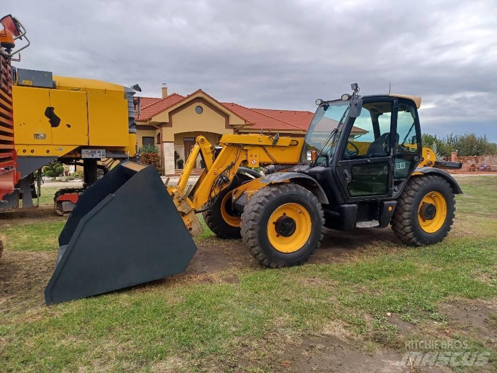 JCB 541-70 Poljoprivredni teleskopski utovarivači
